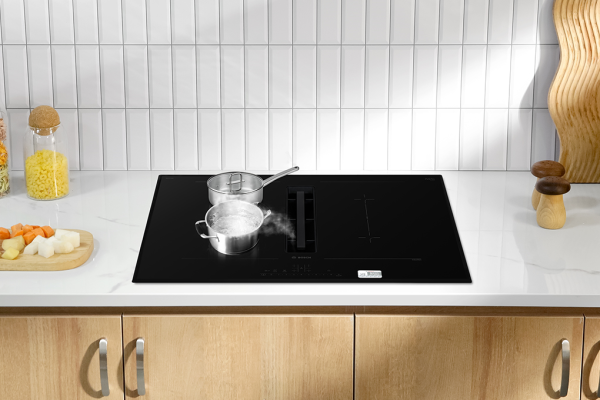 Bếp từ 4 vùng nấu lắp âm tích hợp hút mùi Bosch PVQ731F15E